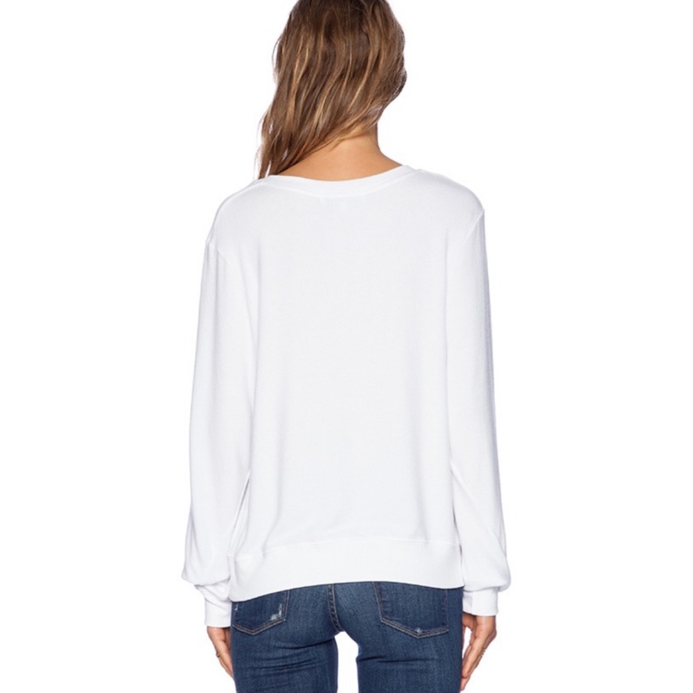 WILDFOX • Baggy Beach V-Neck Top in Clean White - Picture 5 of 8